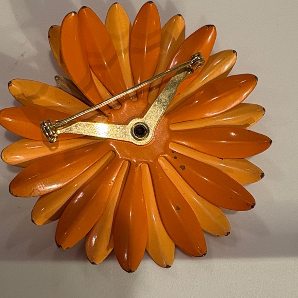 VTG 60’s Orange Flower Power Enamel Brooch - Picture 6 of 8